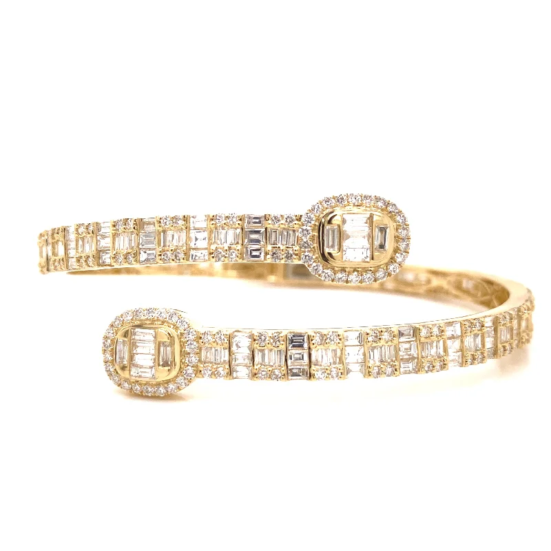 Women’s tennis bracelets-18K Gold and Diamond Bangle