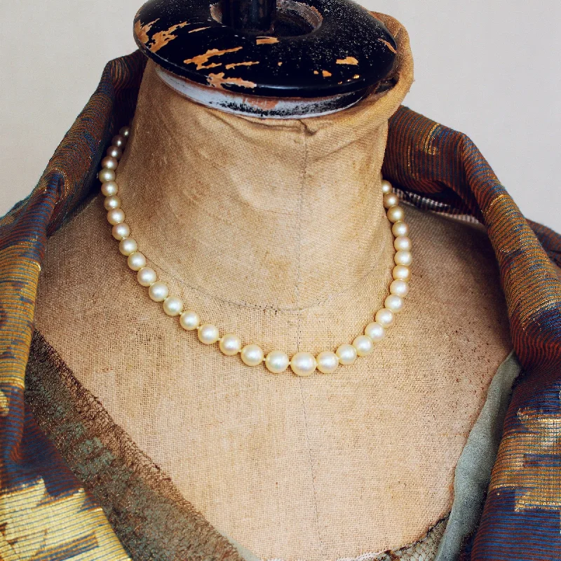 Women’s necklaces with intricate designs-Lovely Quality Vintage Faux Pearl Necklace