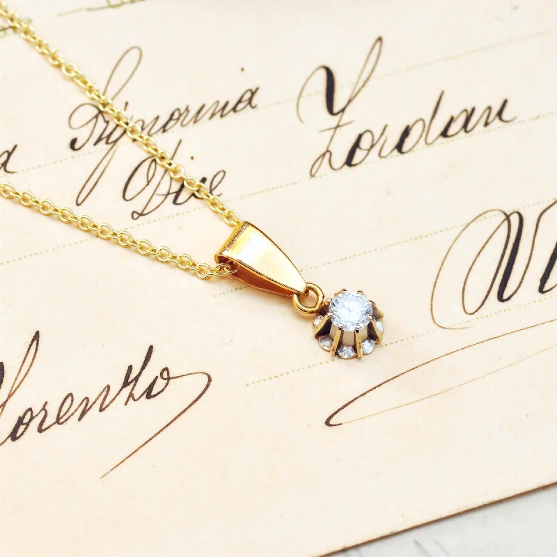 Women’s necklaces with floral pendants-Vintage Brilliant-cut Diamond Solitaire Pendant