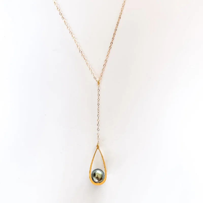 Vintage-style gold necklaces for women-Tahitian Pearl Teardrop Necklace