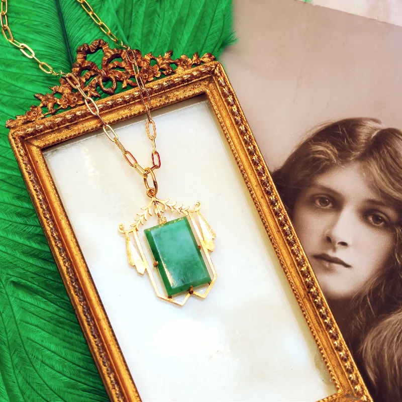 Stylish women’s necklaces-Vintage Lucky Chinese Jadeite Pendant