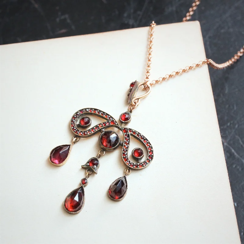 Women’s necklaces with star pendants-Vintage Rose Cut Bohemian Garnet Pendant