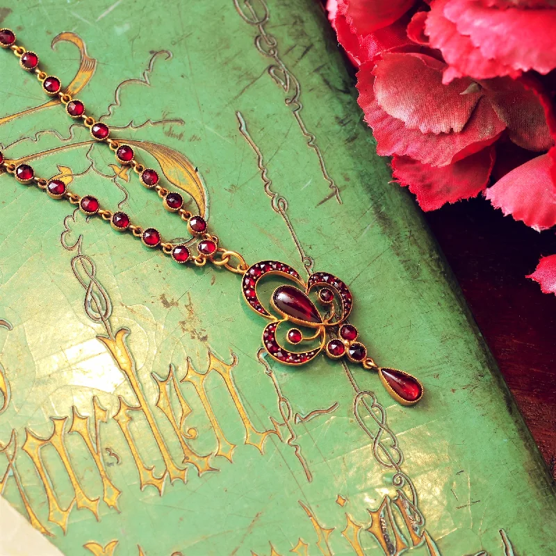 Women’s necklaces with rubies-Beautiful Vintage Bohemian Garnet Necklet