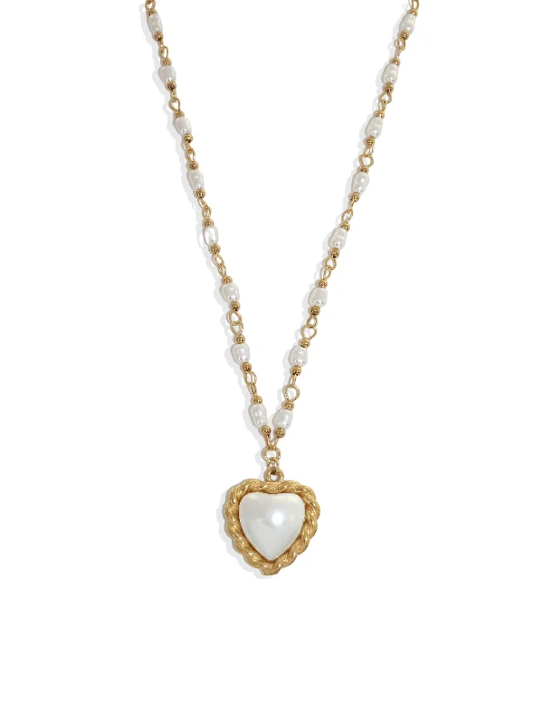 Women’s necklaces with diamonds-Amara Heart Necklace